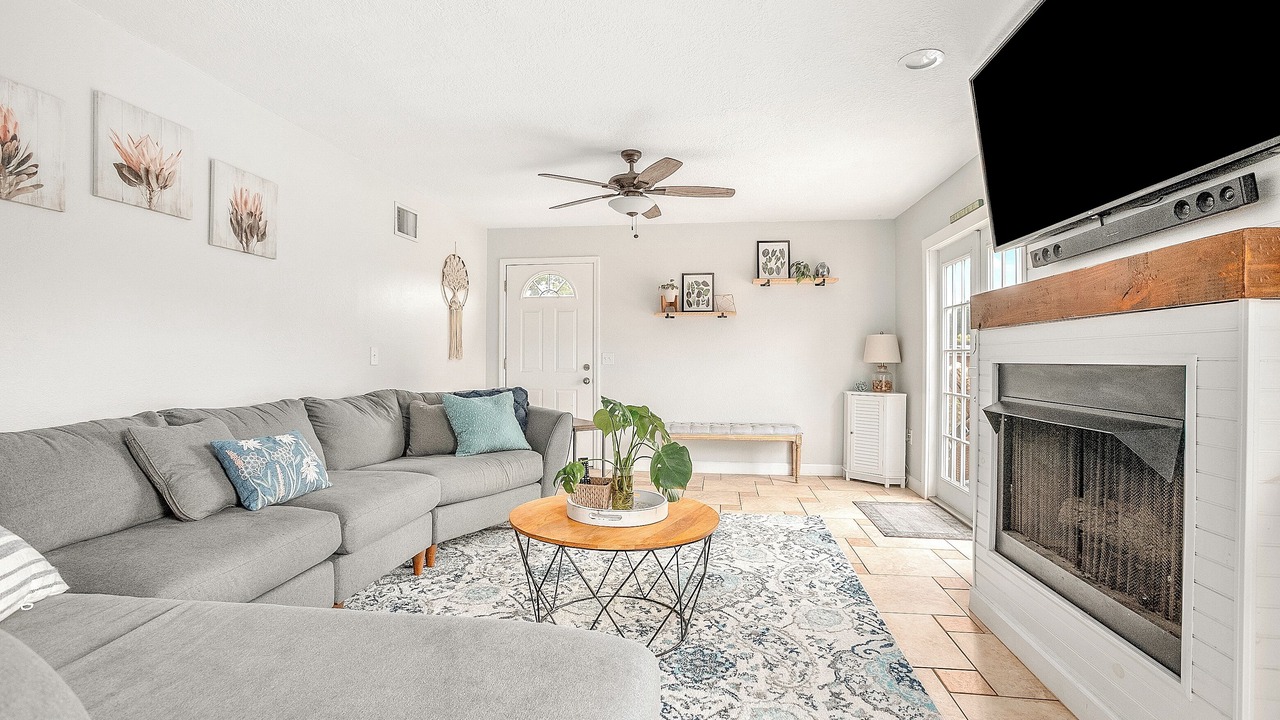 Photo of Livingroom in DeLand