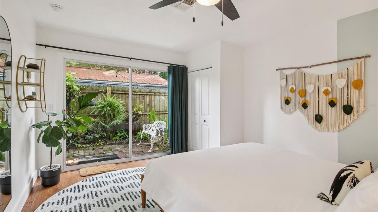 Photo of Bedroom in Bearss Plaza