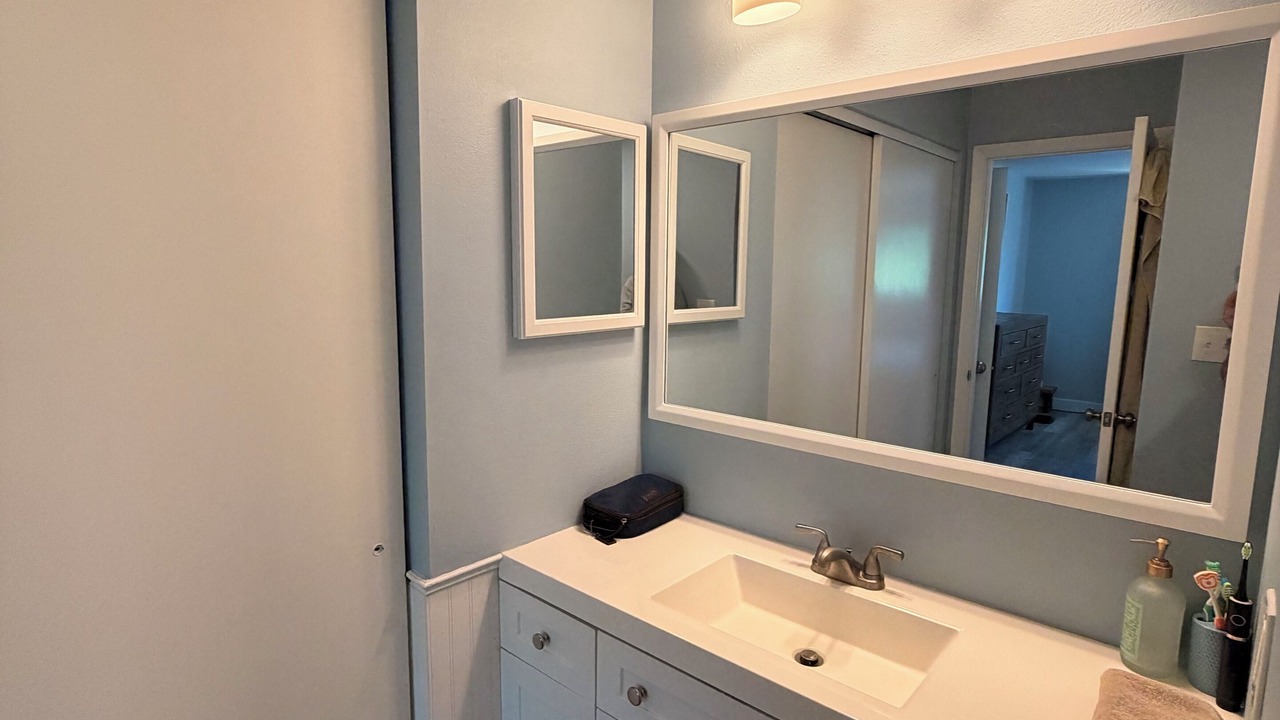 Photo of Bathroom in Bayshore Gardens