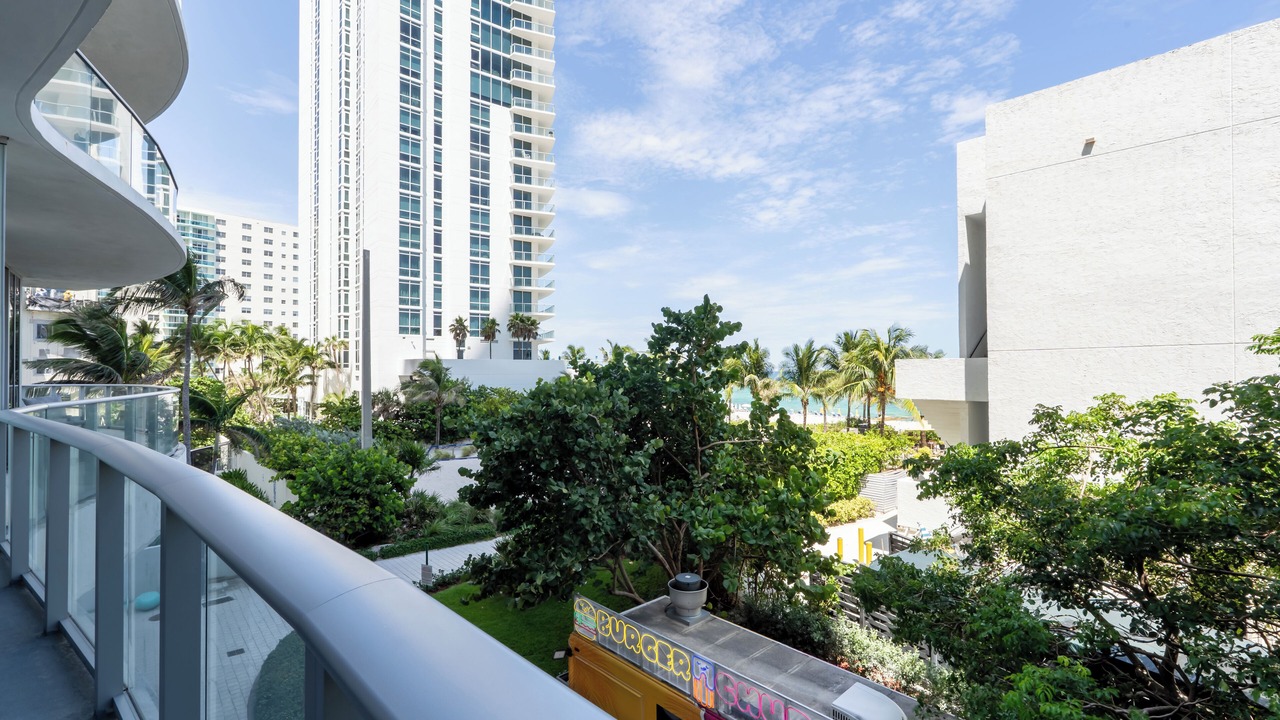 Photo of Outdoor in Hollywood South Central Beach