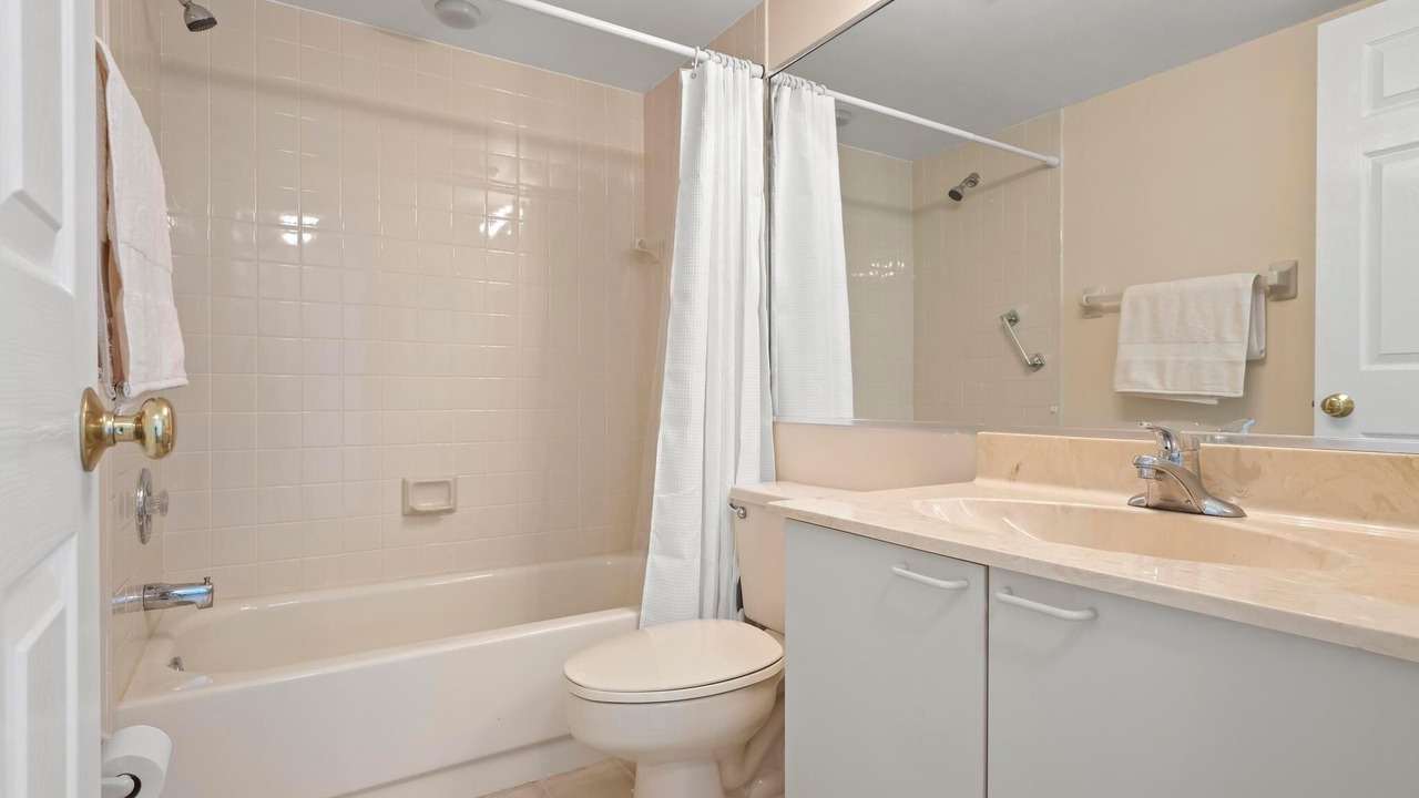 Photo of Bathroom in Gulf Gate Estates