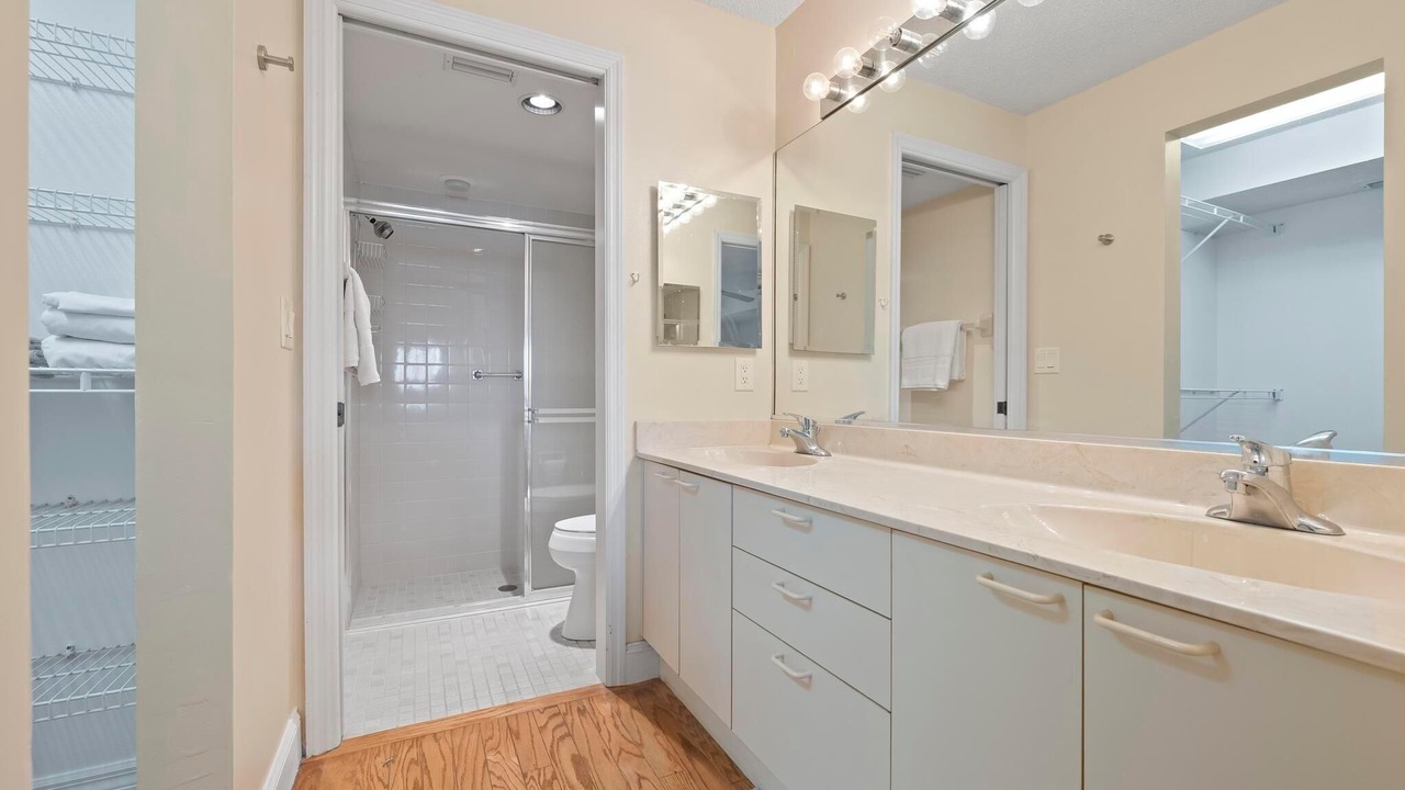 Photo of Bathroom in Gulf Gate Estates
