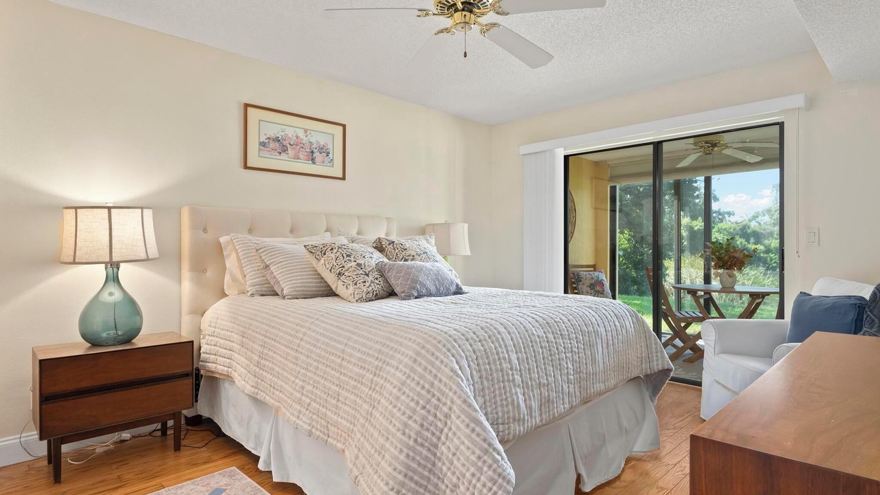 Photo of Bedroom in Gulf Gate Estates