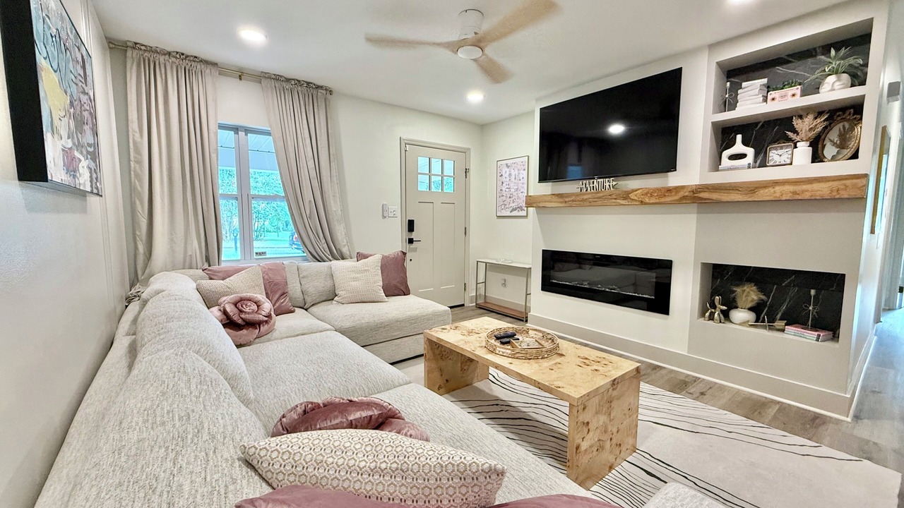 Photo of Livingroom in Tallahassee
