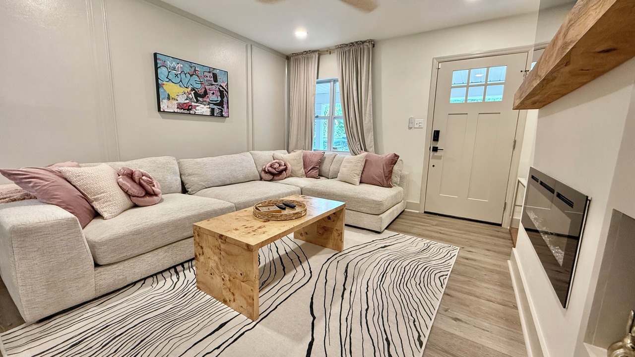 Photo of Livingroom in Tallahassee