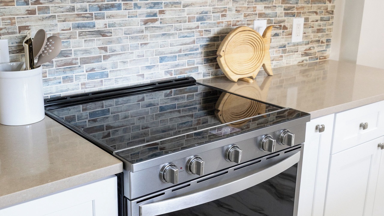Photo of Kitchen in Mid Island
