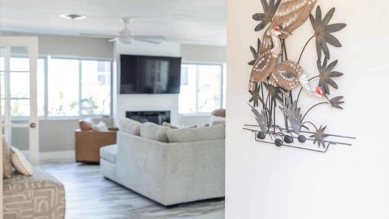 Photo of Livingroom in Mid Island
