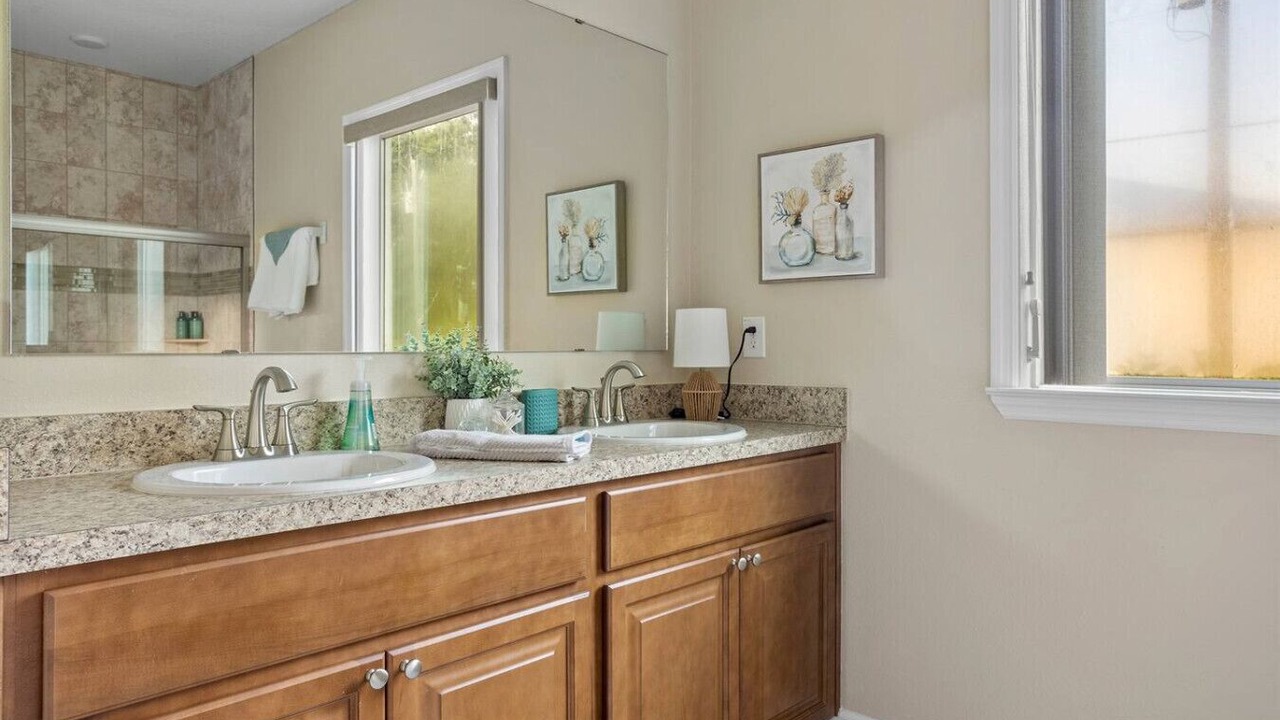 Photo of Bathroom in Roseland