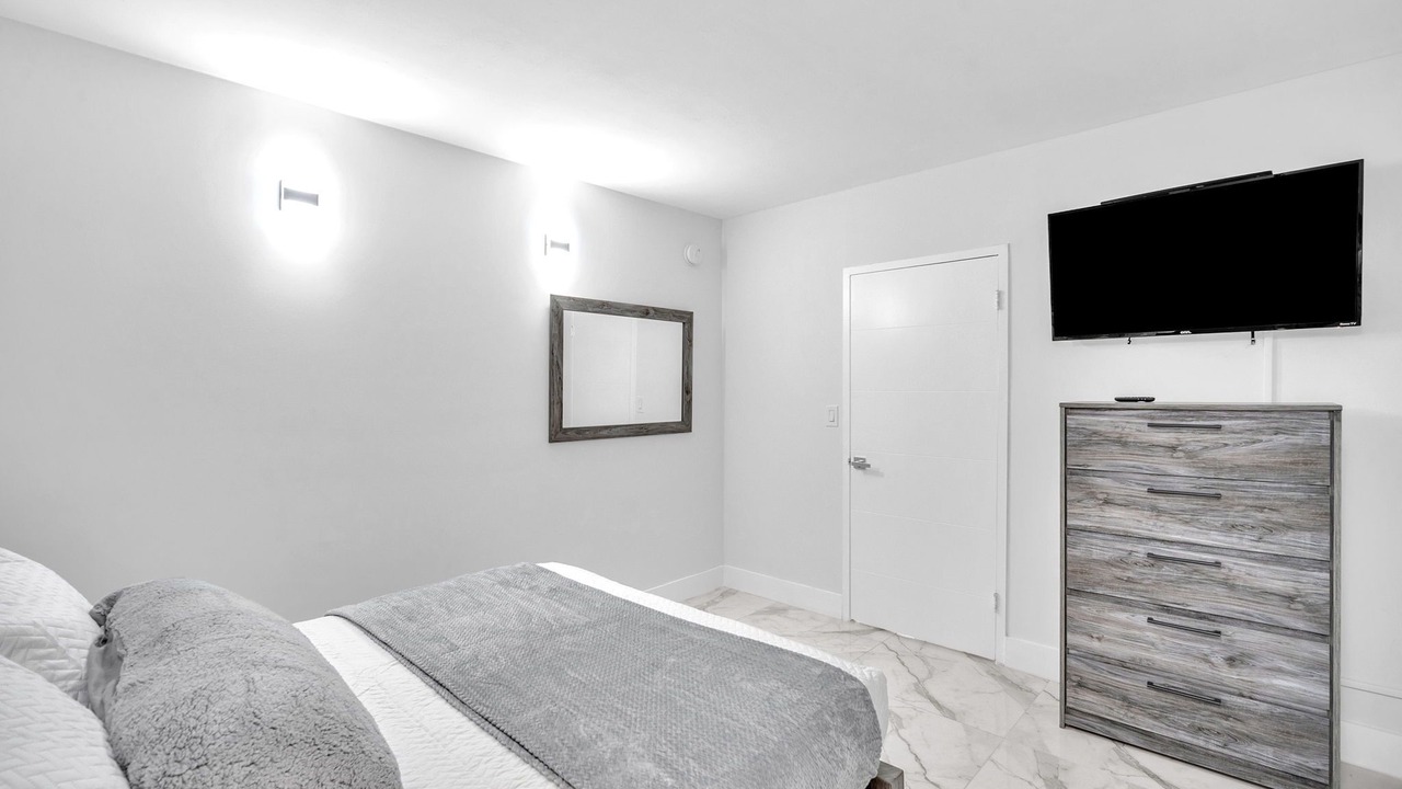 Photo of Bedroom in Hollywood South Central Beach