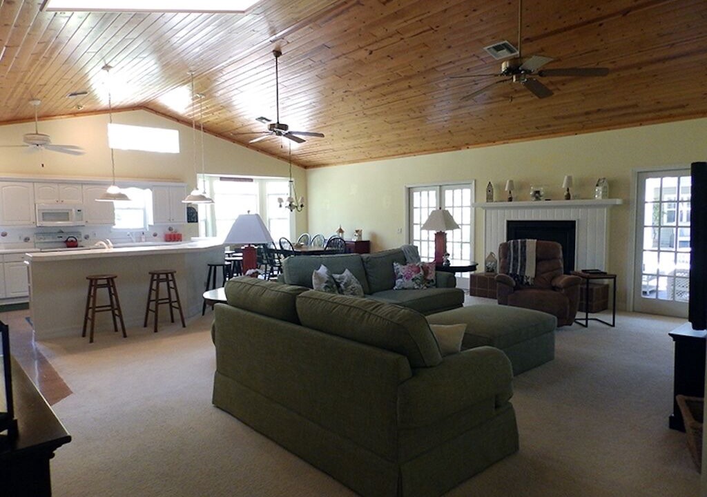 Photo of Livingroom in Lake County