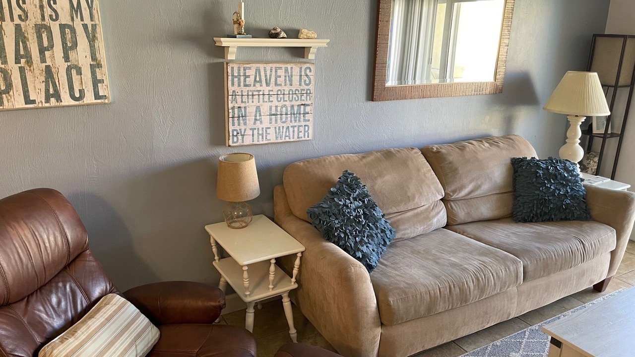 Photo of Livingroom in Point East