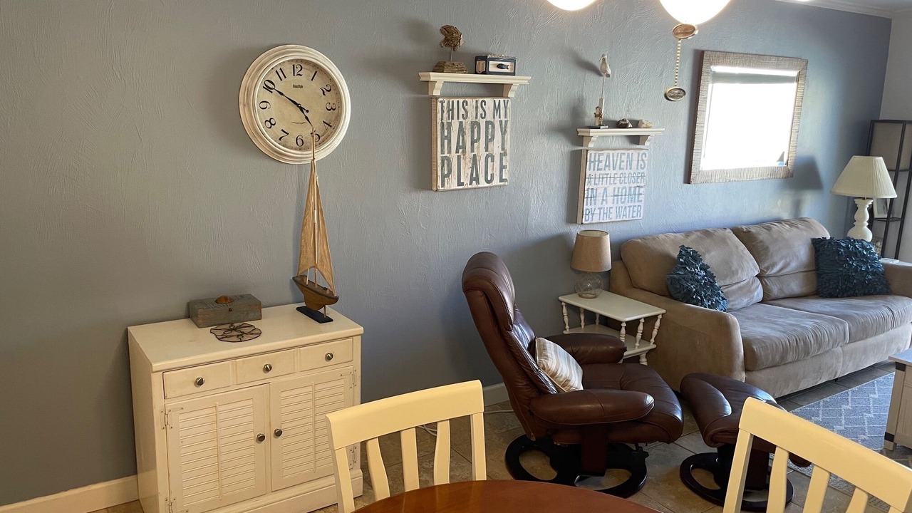 Photo of Livingroom in Point East