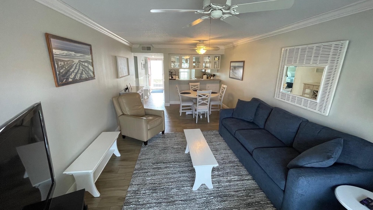 Photo of Livingroom in Point East