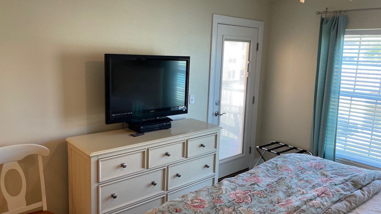 Photo of Bedroom in Point East