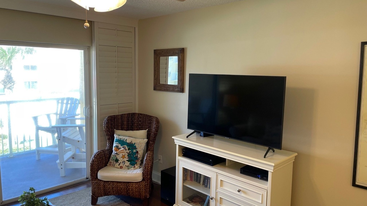 Photo of Livingroom in Point East