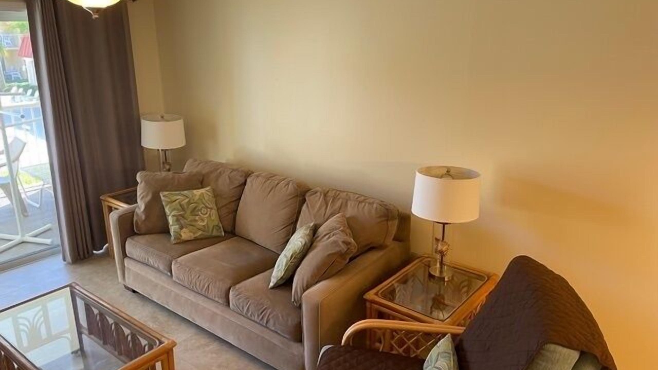 Photo of Livingroom in Point East
