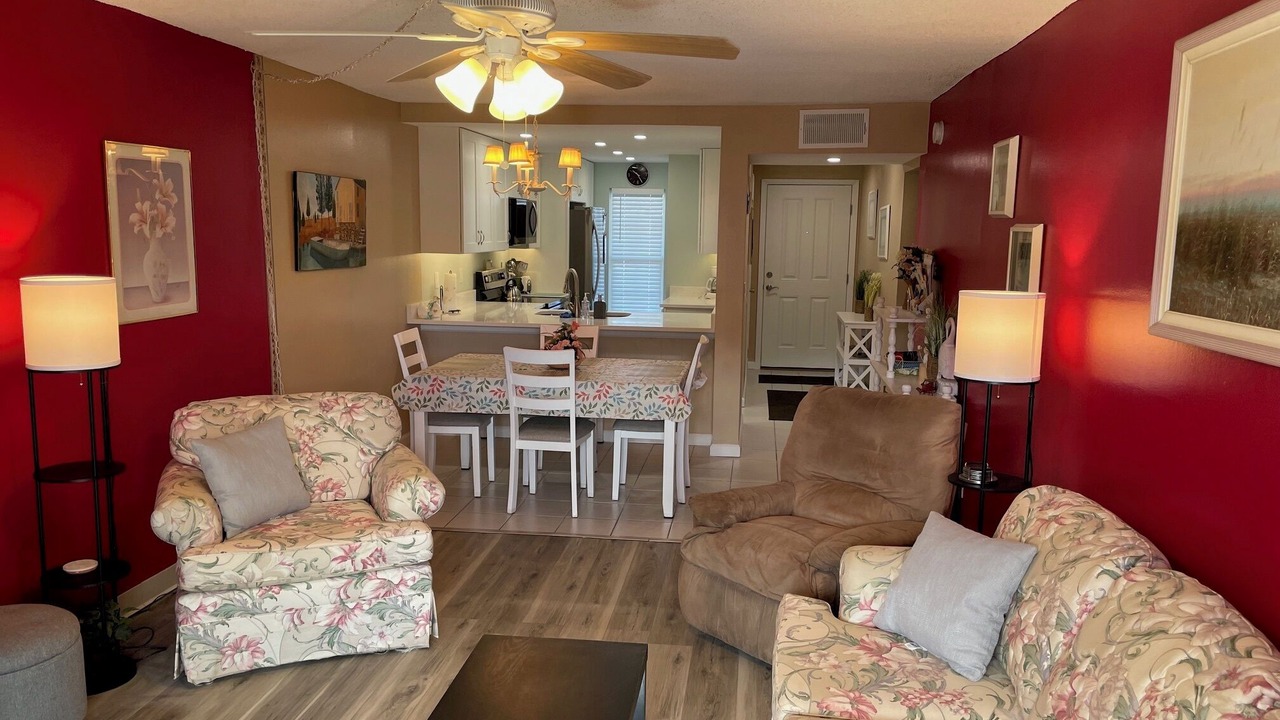 Photo of Livingroom in Point East