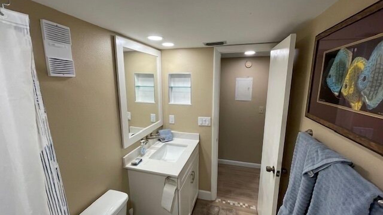Photo of Bathroom in Point East