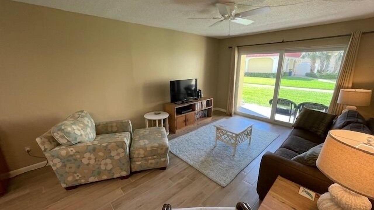 Photo of Livingroom in Point East