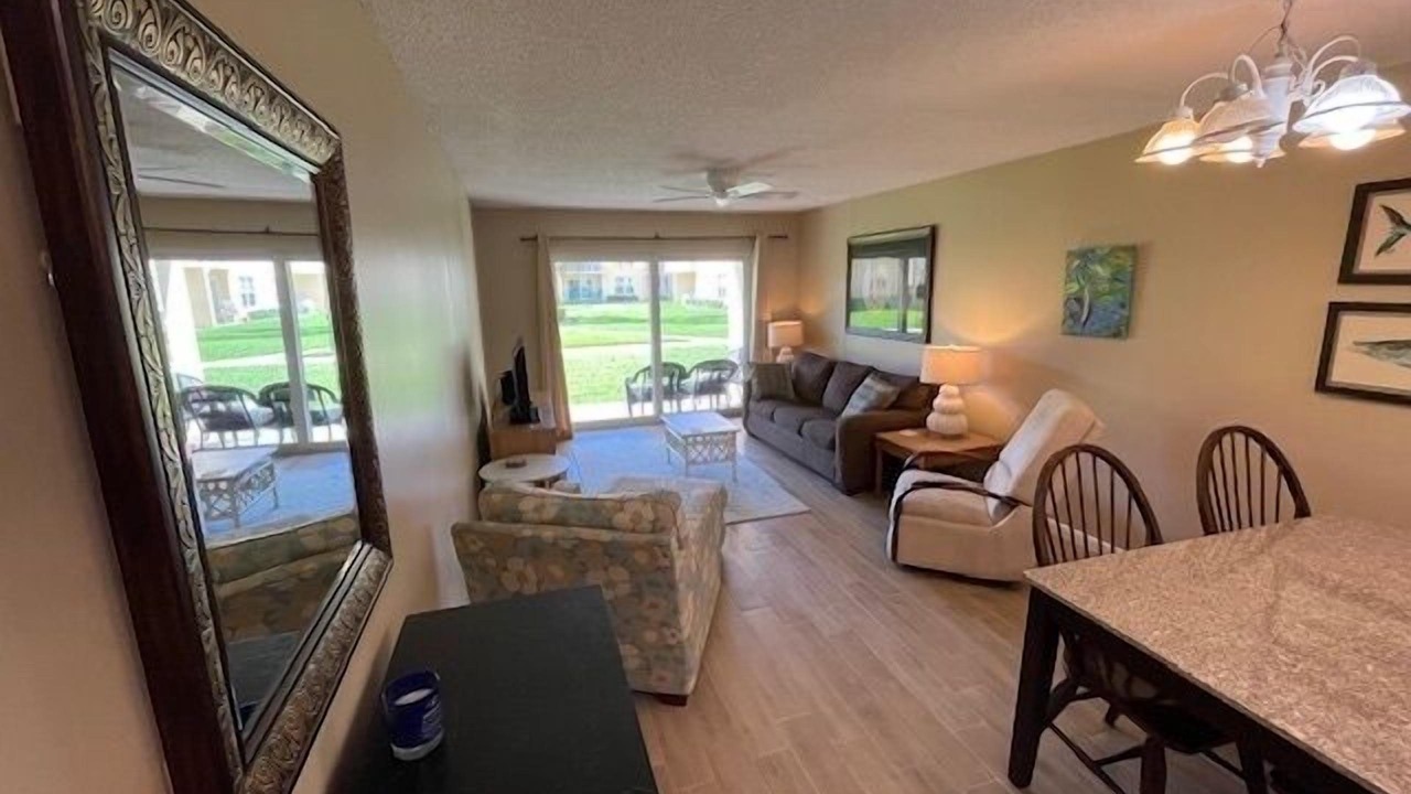 Photo of Livingroom in Point East