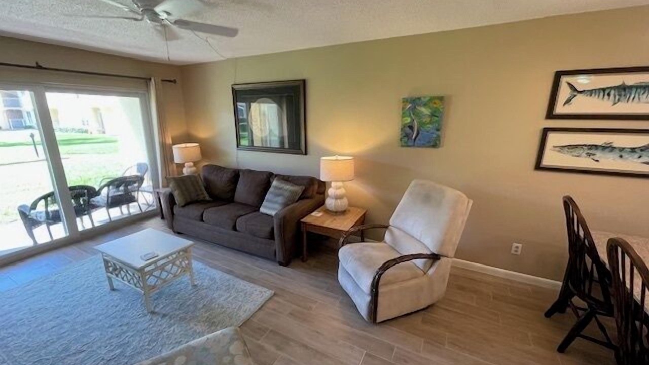 Photo of Livingroom in Point East