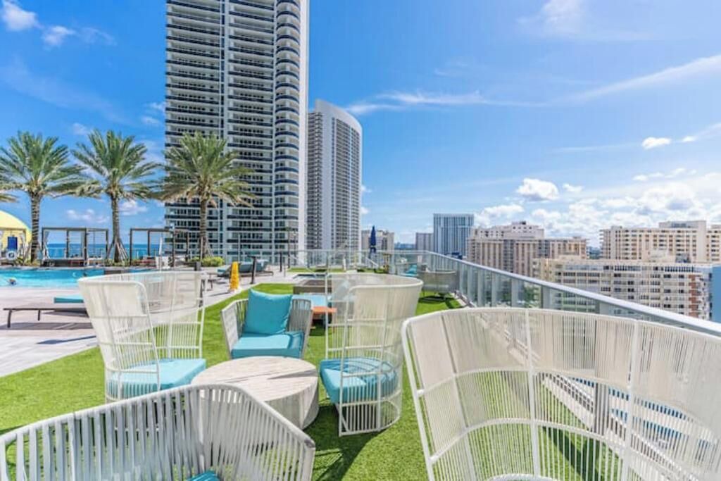 Photo of Patio Balcony in Hollywood South Central Beach