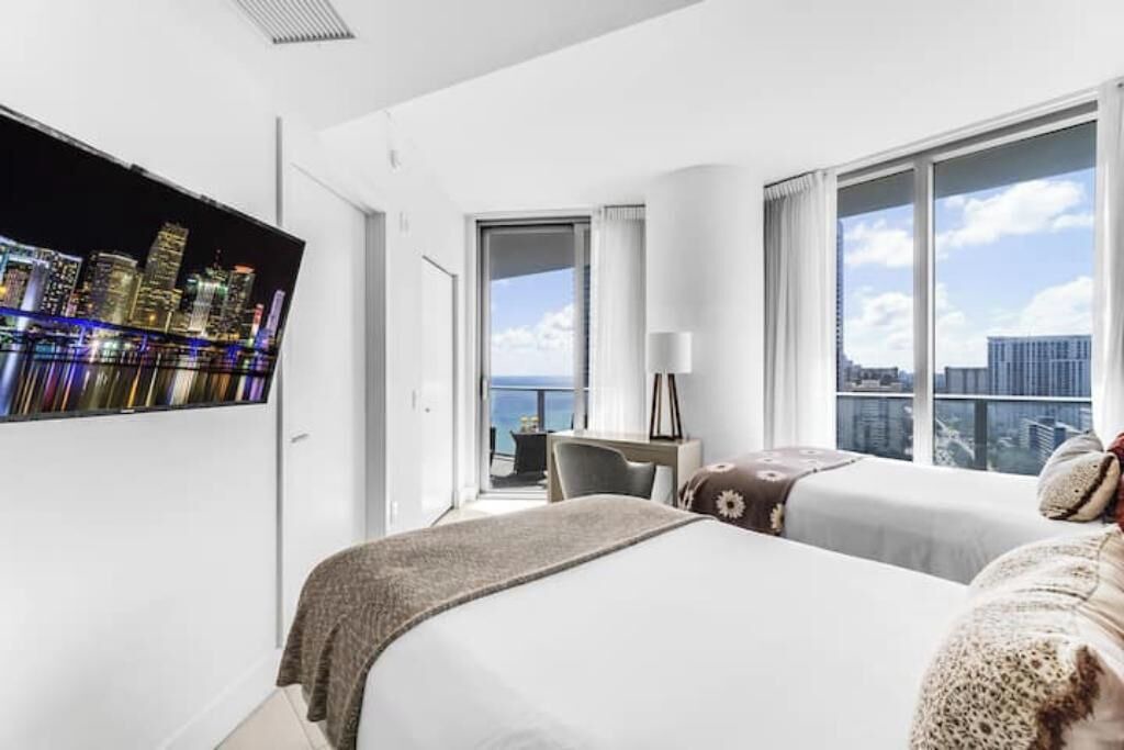 Photo of Bedroom in Hollywood South Central Beach