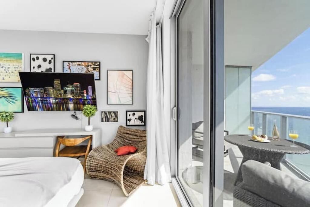 Photo of Bedroom in Hollywood South Central Beach