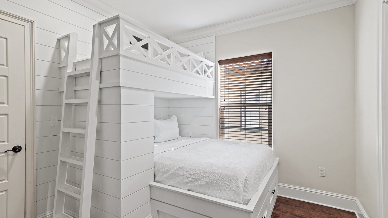 Photo of Bedroom in Villa Lago