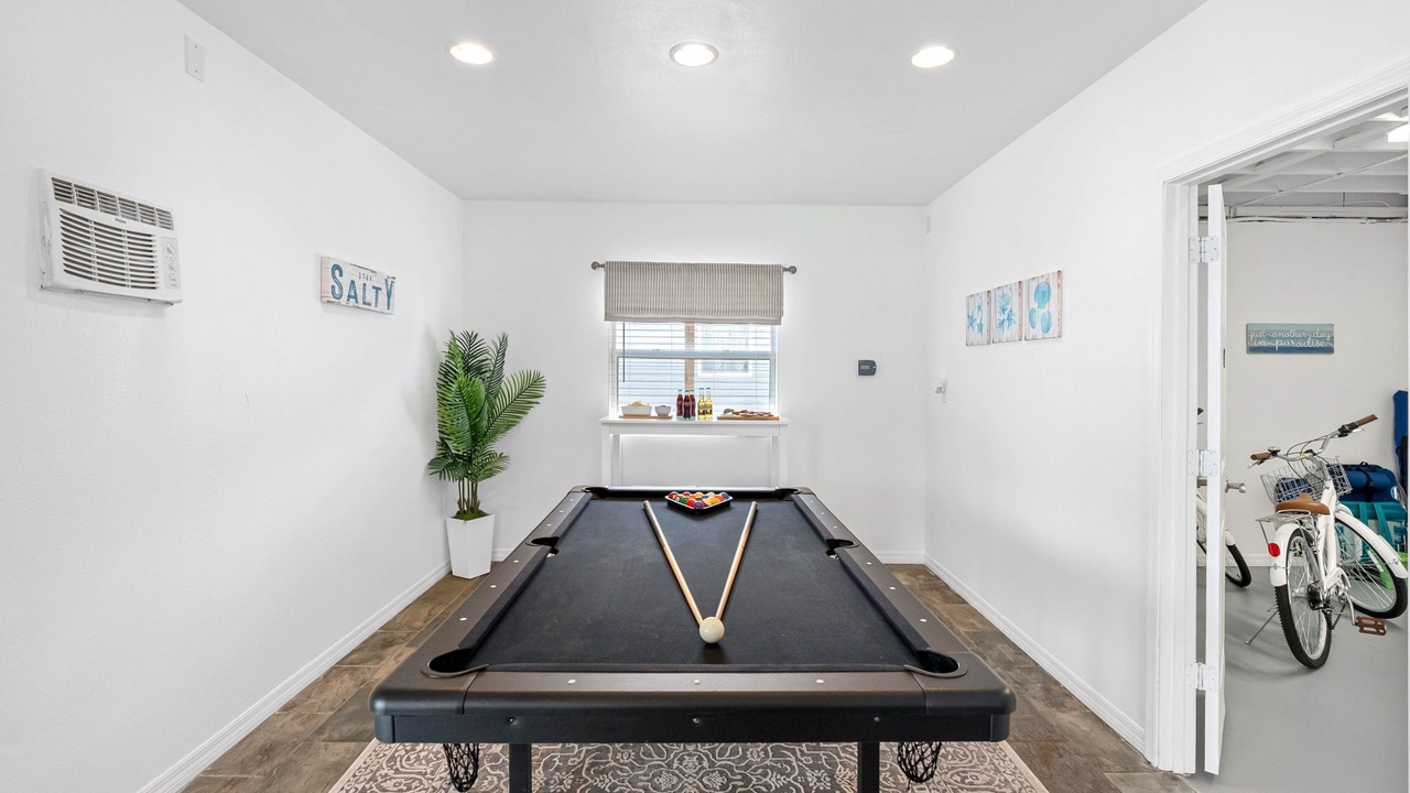 Photo of Bedroom in Crystal Beach