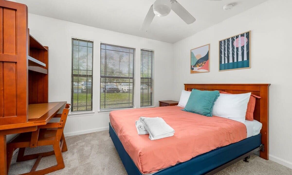 Photo of Bedroom in Bearss Plaza