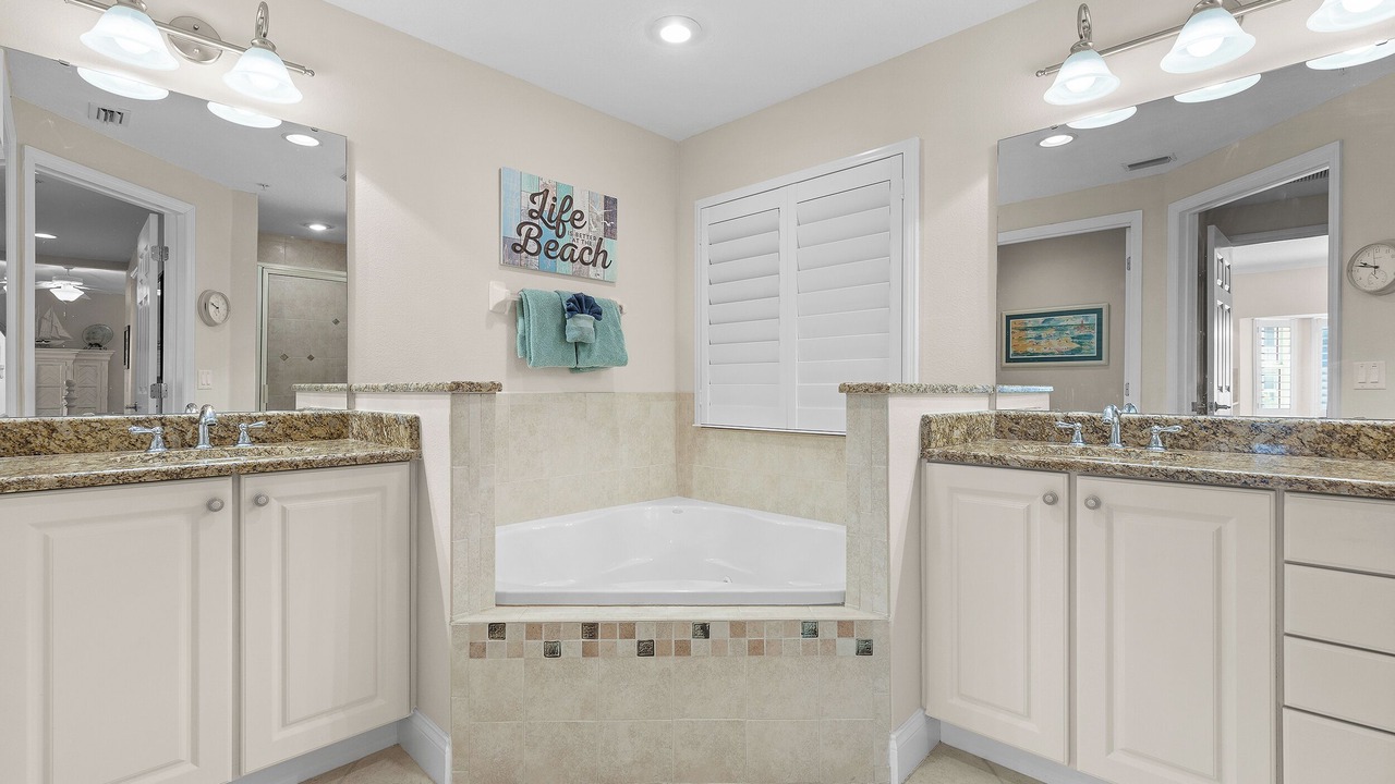 Photo of Bathroom in New Smyrna Beach