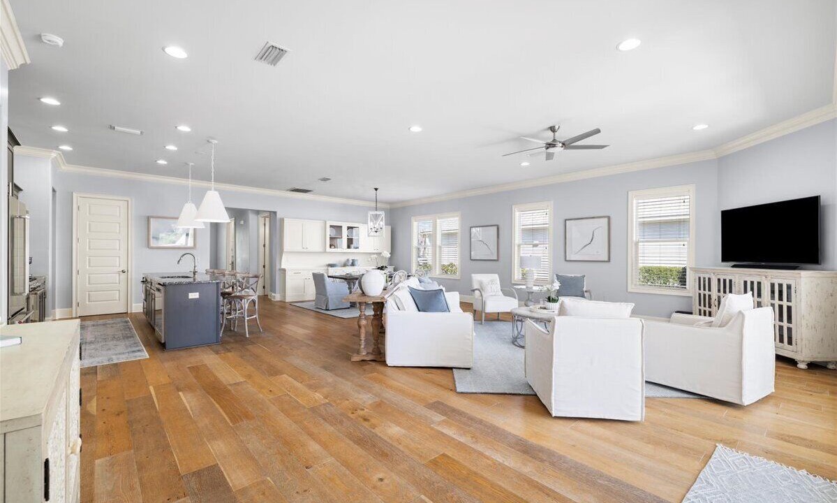 Photo of Livingroom in Gulfview Heights