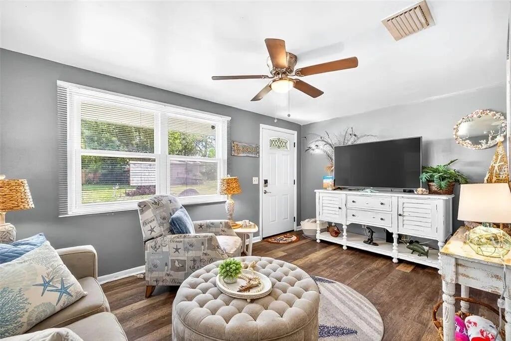 Photo of Livingroom in Largo