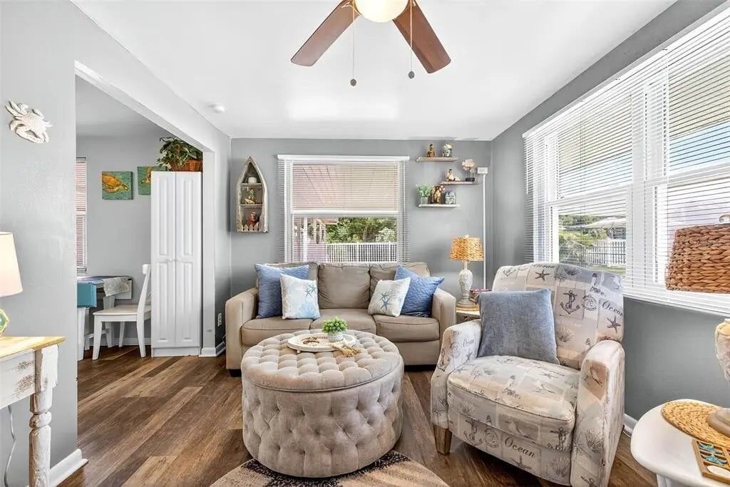Photo of Livingroom in Largo