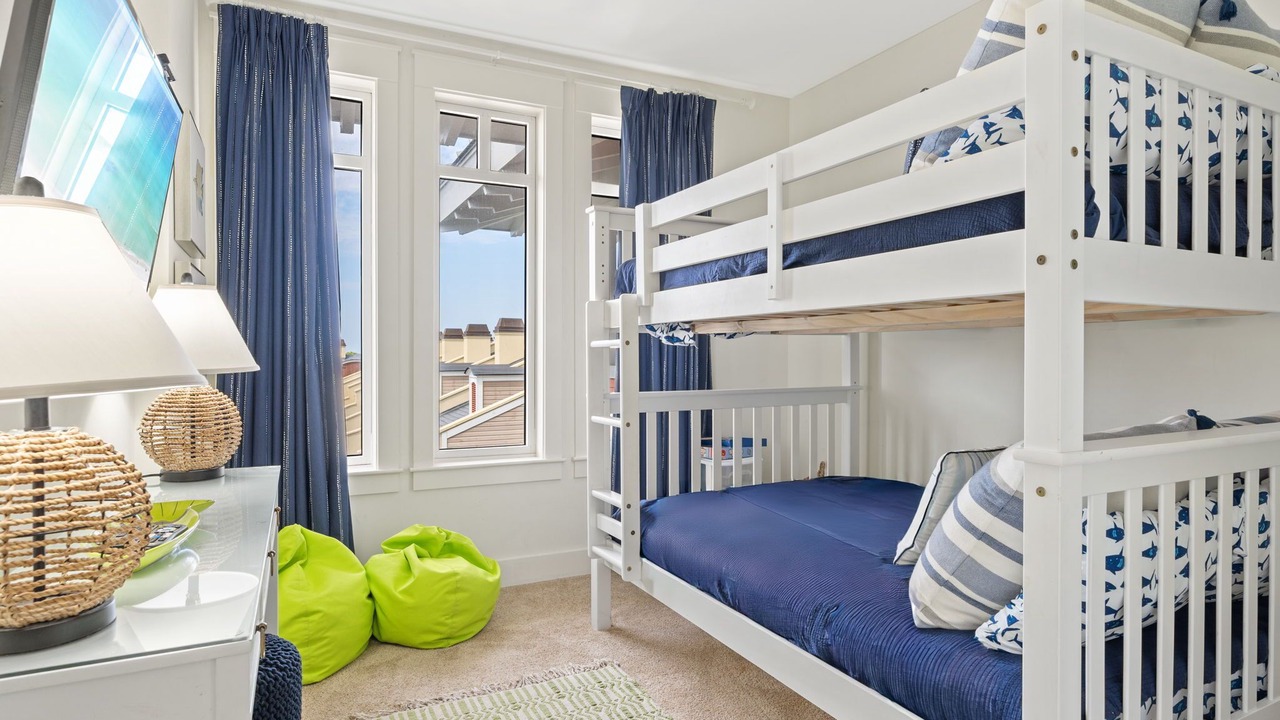 Photo of Bedroom in Baytowne Wharf