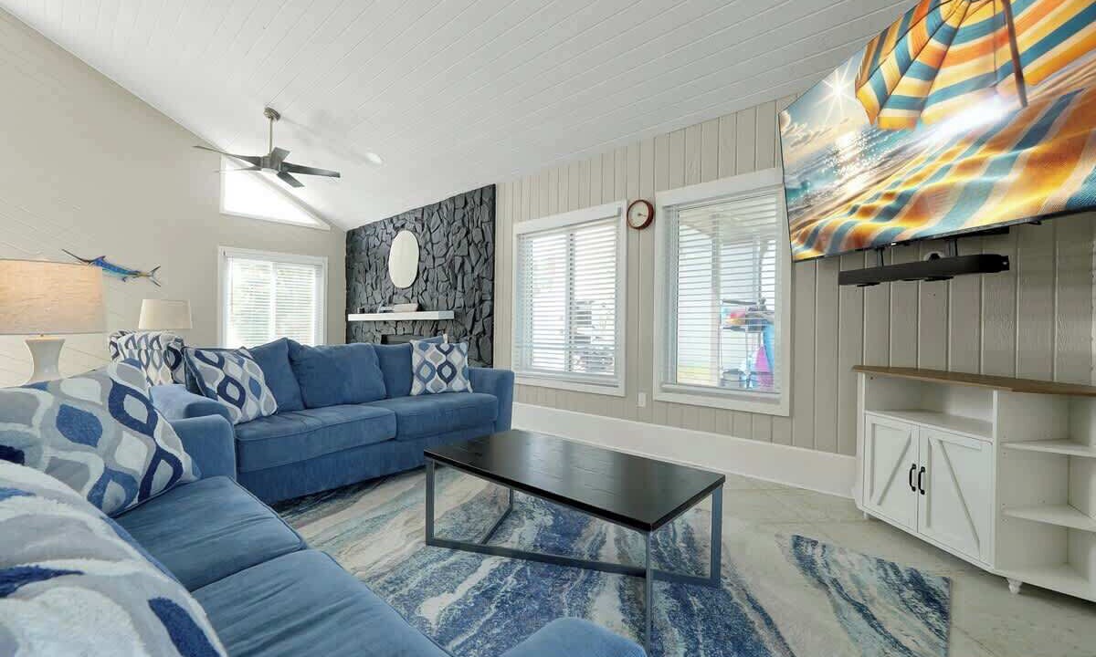 Photo of Livingroom in Dixie Shores