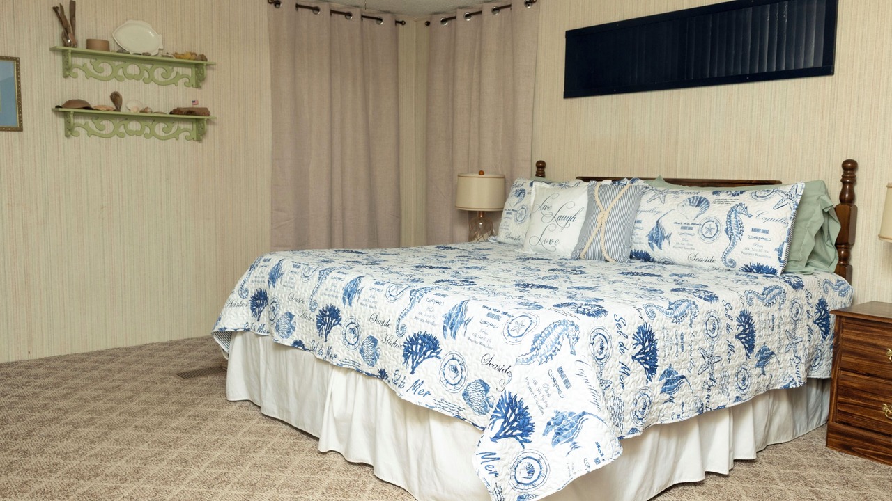 Photo of Bedroom in Mexico Beach