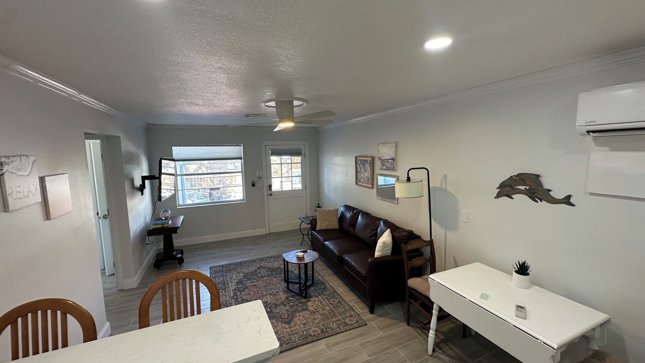 Photo of Livingroom in Island Estate