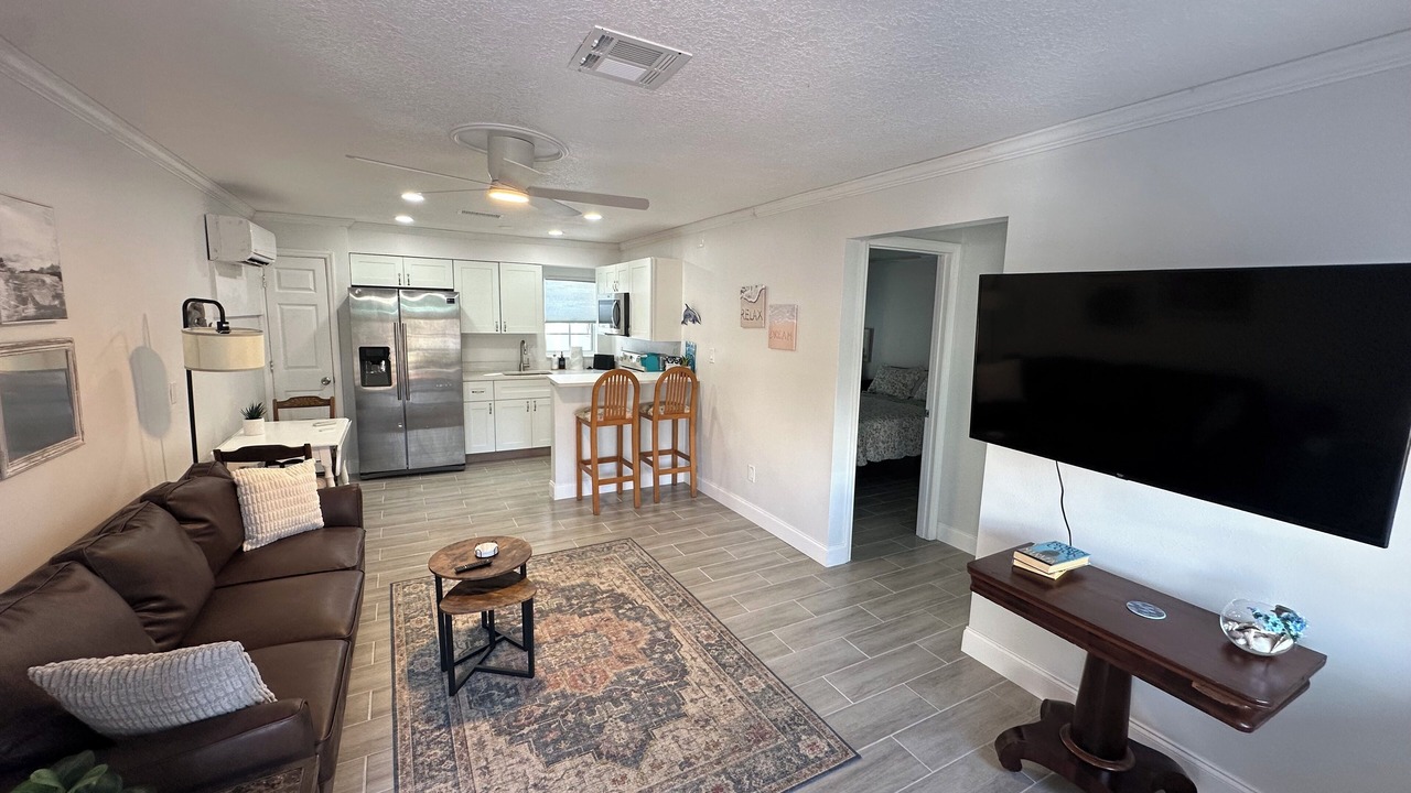 Photo of Livingroom in Island Estate
