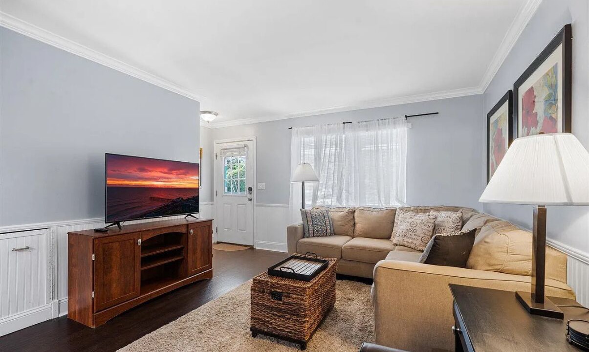Photo of Livingroom in Butler Beach