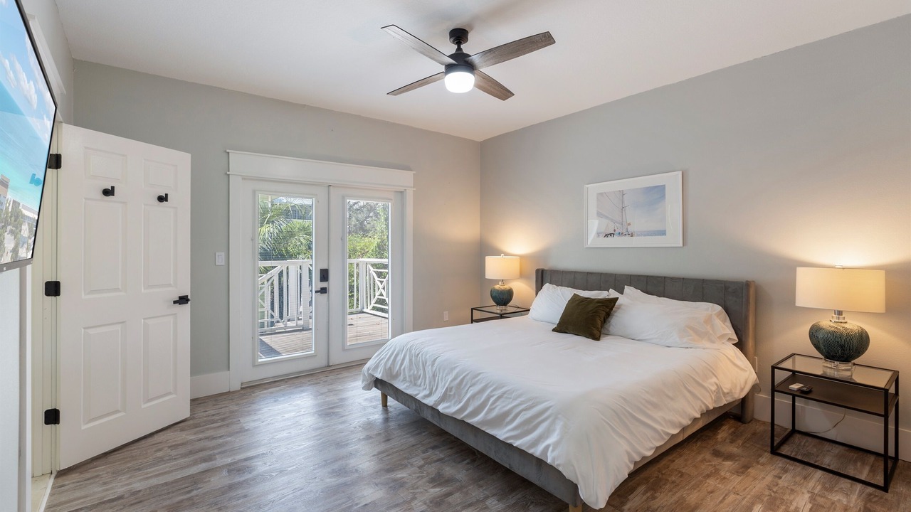 Photo of Bedroom in Crystal Beach