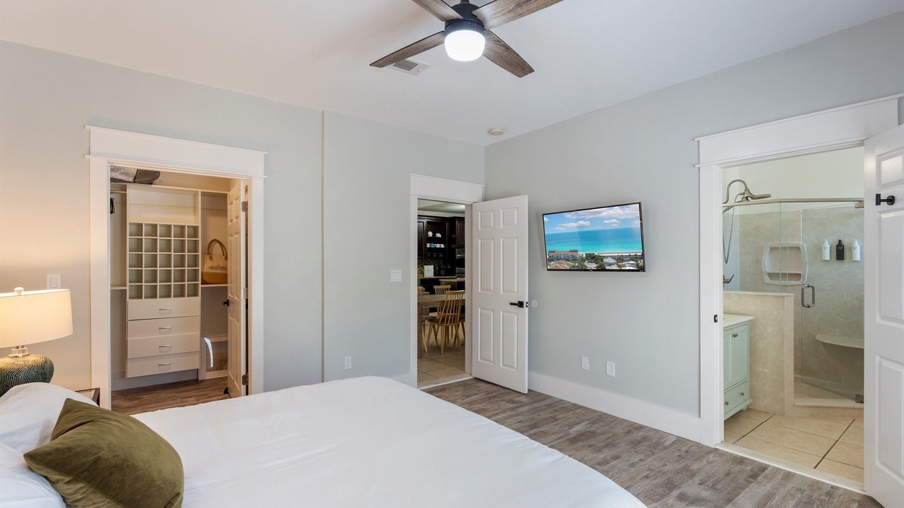 Photo of Bedroom in Crystal Beach