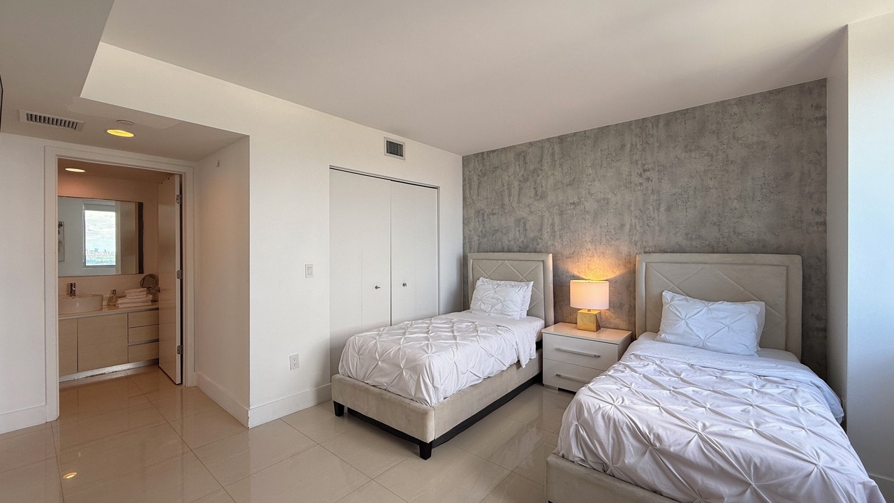 Photo of Bedroom in Hallandale Beach