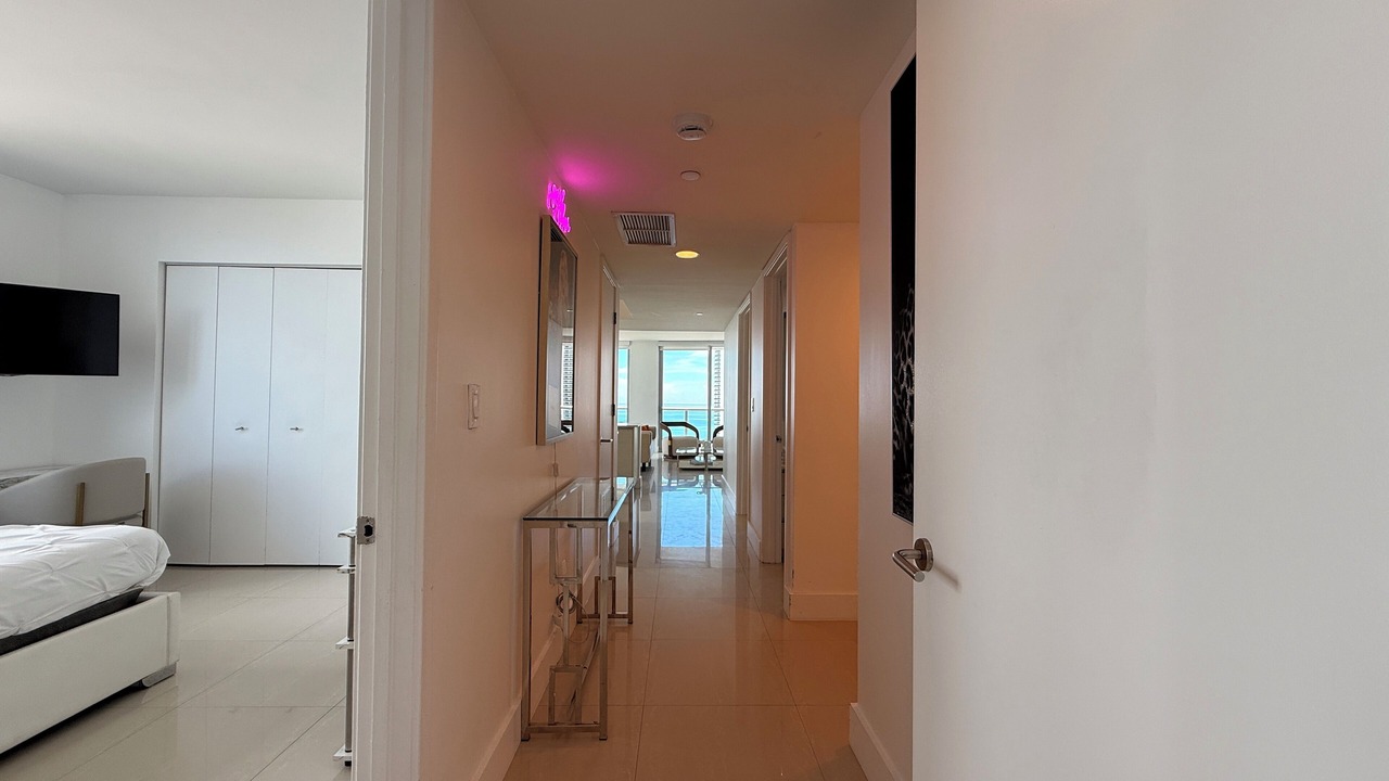 Photo of Bedroom in Hallandale Beach
