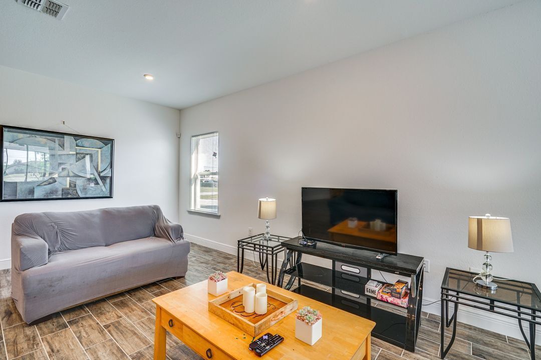 Photo of Livingroom in Harbour Heights