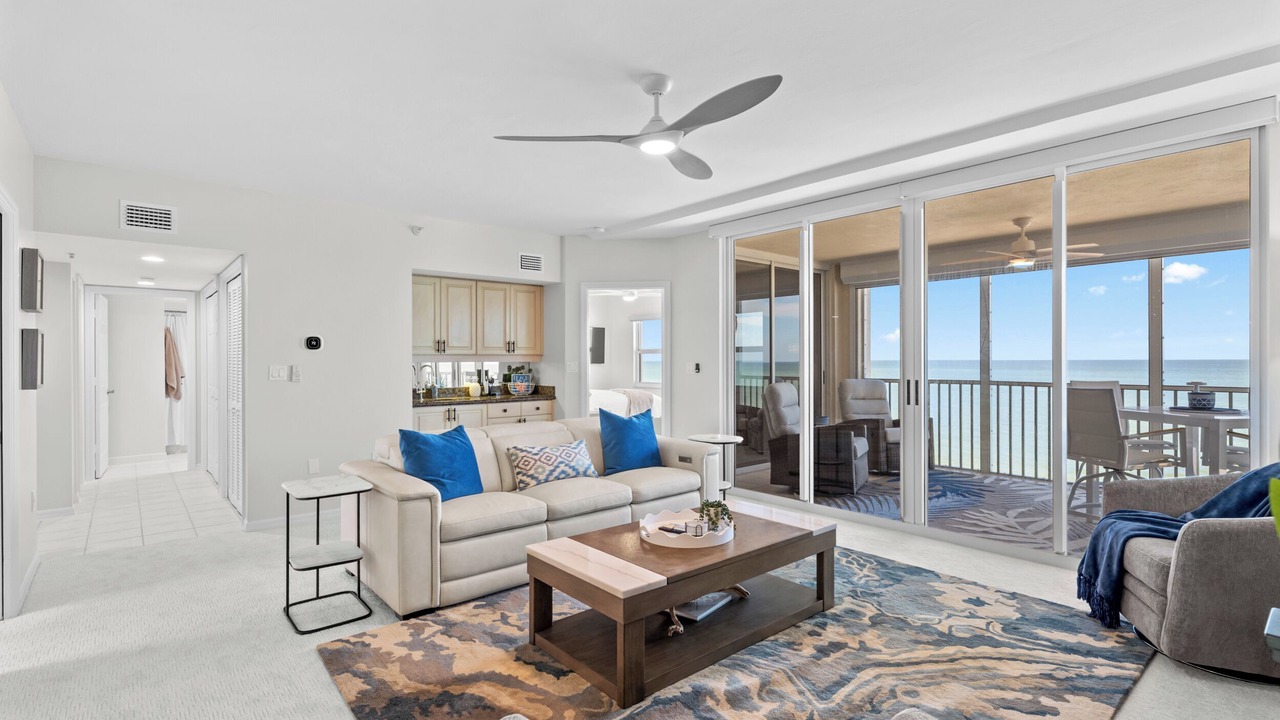 Photo of Livingroom in Vanderbilt Beach