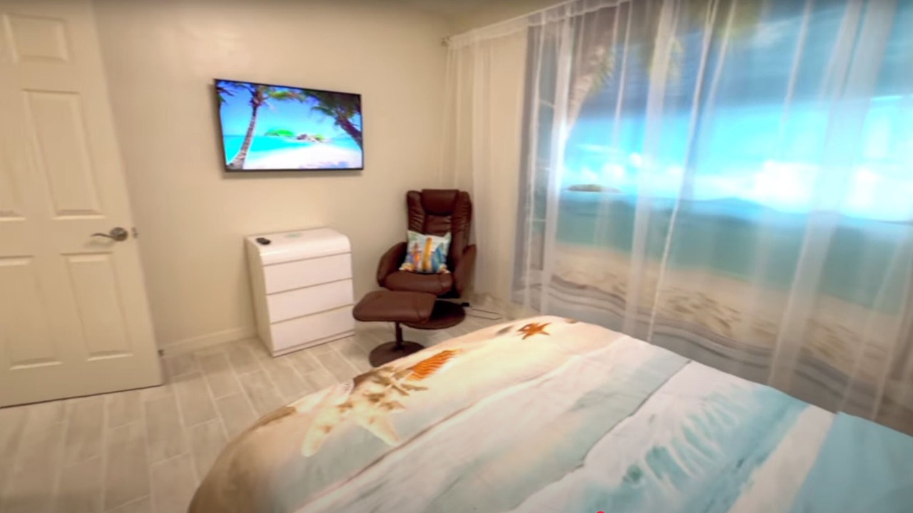 Photo of Bedroom in Gulf Gate Estates