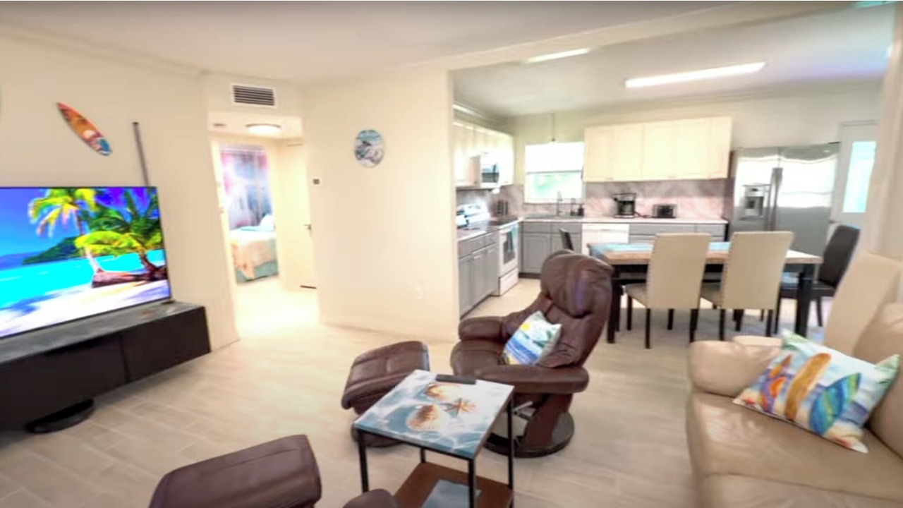 Photo of Livingroom in Gulf Gate Estates