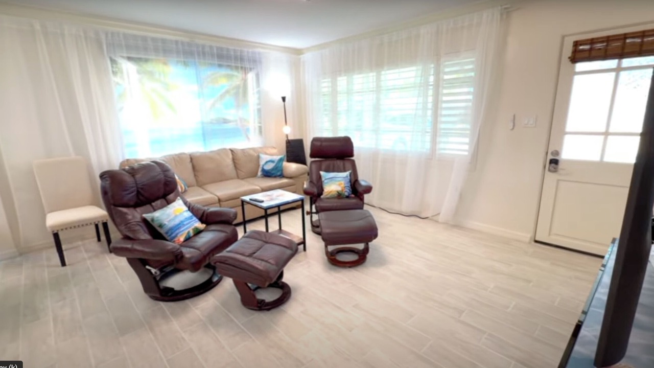 Photo of Livingroom in Gulf Gate Estates
